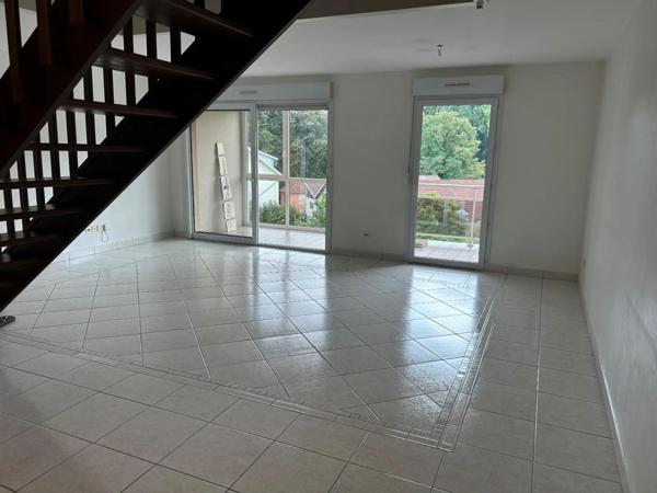 Appartement à louer 5 pièces 119.55m²