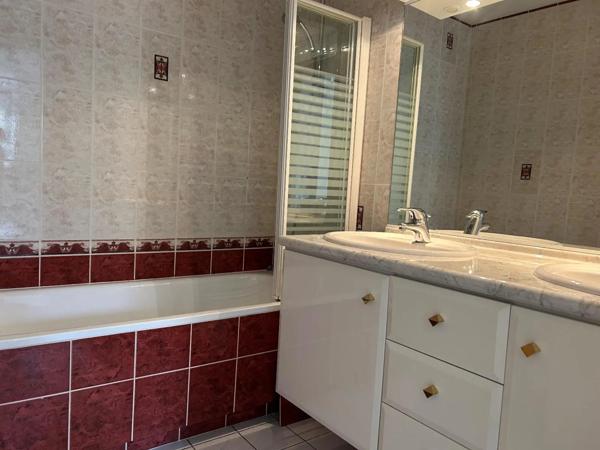 Appartement à louer 5 pièces 119.55m²