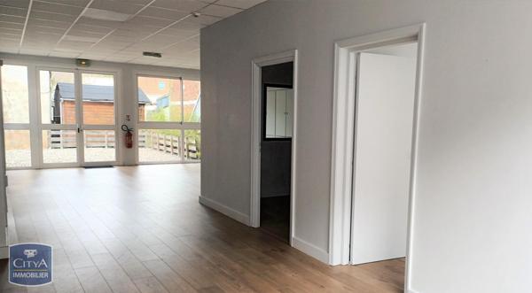 Local commercial à louer 127.6m²