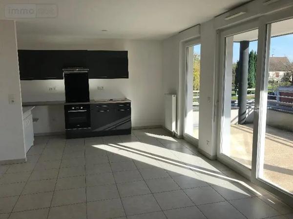 Location - Appartement Saint-André-les-Vergers 10120 3 pièces 63 m 2