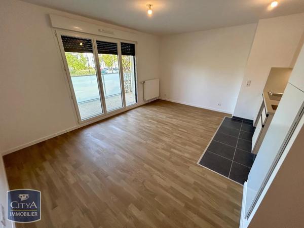 Appartement à louer 1 pièce 28.1m² Élancourt (78990)