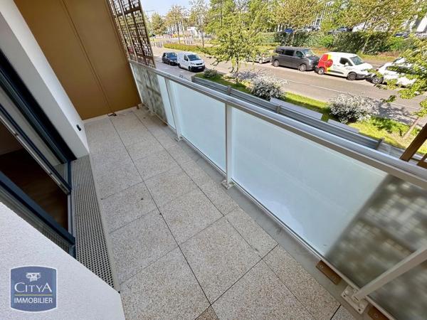 Appartement à louer 1 pièce 28.1m² Élancourt (78990)