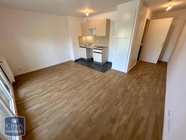 Appartement à louer 1 pièce 28.1m² Élancourt (78990)