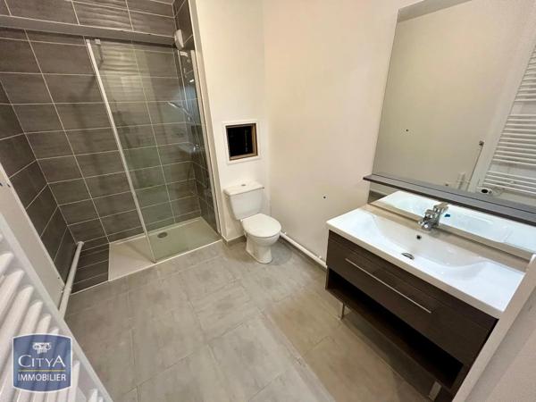 Appartement à louer 1 pièce 28.1m² Élancourt (78990)