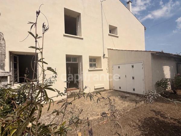 MAUZE SUR LE MIGNON - Maison 3 chambres Garage Cour privative
