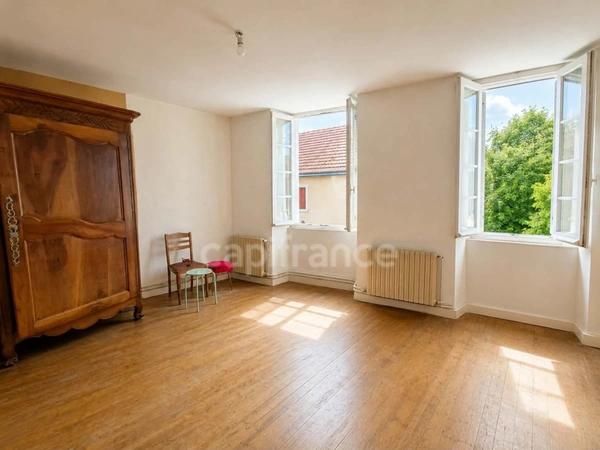 MAUZE SUR LE MIGNON - Maison 3 chambres Garage Cour privative