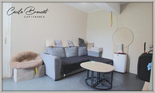 À Vendre : Belle villa des années 40 à Reynes – Opportunité rare avec 3 appartements et 3600 m² de terrain