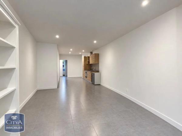 Appartement à louer 2 pièces 48.06m² Alençon (61000)
