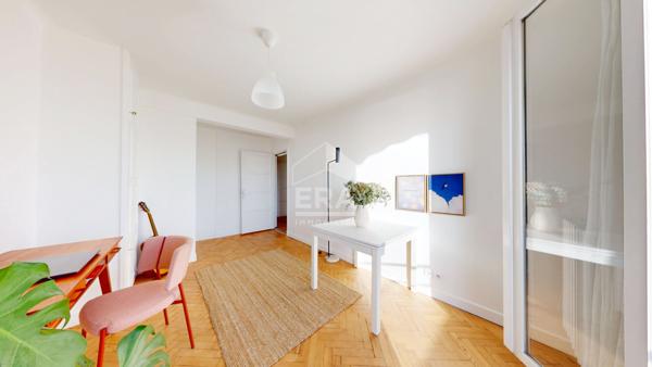 NICE - FLEURS / BAUMETTES : JOLI 2 PIÈCES AVEC BALCONS ET MAGNIFIQUE VUE DÉGAGÉE