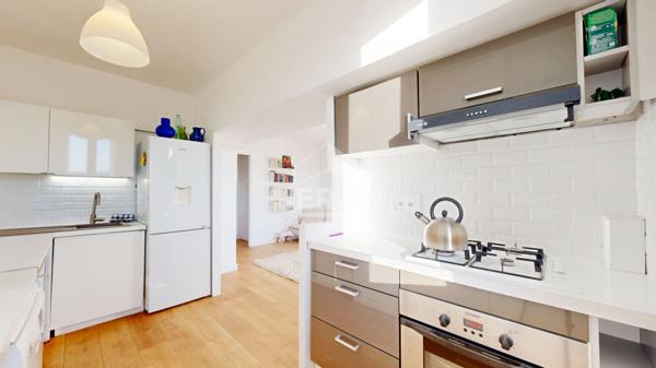 NICE - FLEURS / BAUMETTES : JOLI 2 PIÈCES AVEC BALCONS ET MAGNIFIQUE VUE DÉGAGÉE