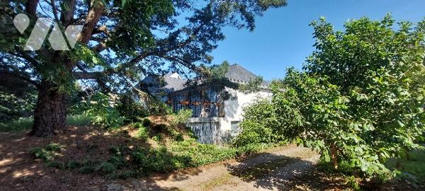 NORT SUR ERDRE - COEUR DE BOURG / MAISON 109 M² ET DEPENDANCES