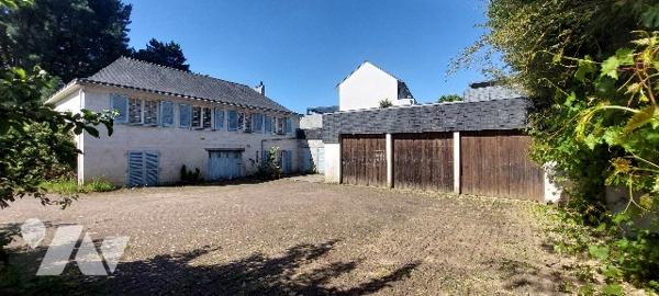 NORT SUR ERDRE - COEUR DE BOURG / MAISON 109 M² ET DEPENDANCES