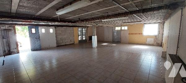 NORT SUR ERDRE - COEUR DE BOURG / MAISON 109 M² ET DEPENDANCES