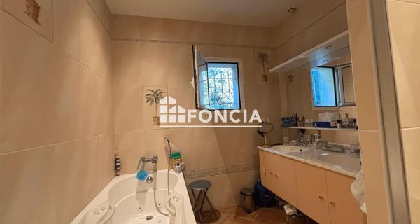 À vendre Maison 8 pièces 223 m² - Toulon 83000