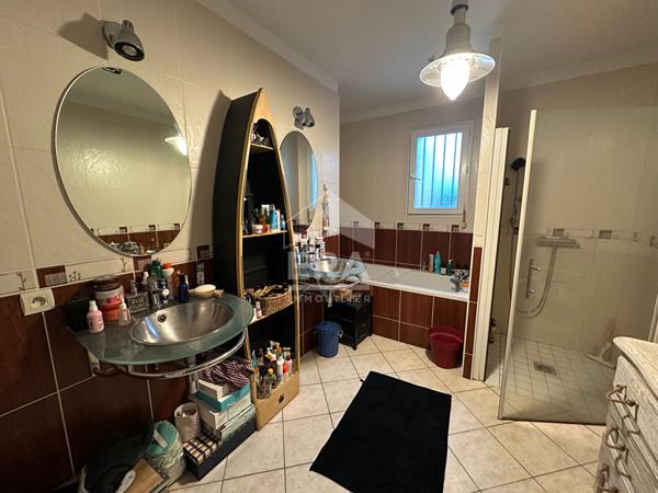 CHATEAUROUX - Pavillon de 2005 -  plain-pied - 4 chambres - Jardin - Garage - Terrasse