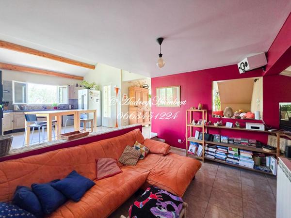 Villeneuve , Maison de charme, 156 m²  avec vue panoramique et piscine sur 1000 m² plantés d'oliviers