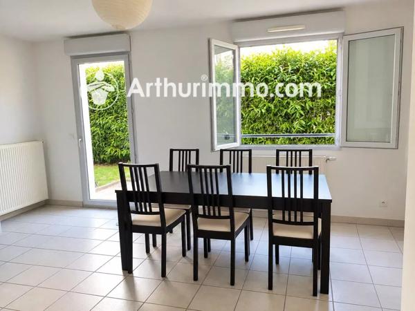 Location                                                      Appartement
                        
                     2 pièces                      44 m2                     à Villefranche-sur-Saône