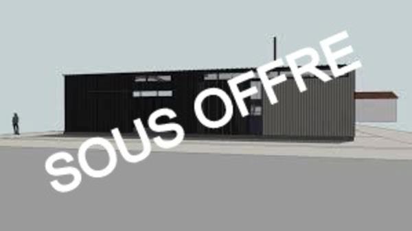 NOIRMOUTIER EN L'ILE (85), bâtiment artisanal, belle visibilité, zone artisanale