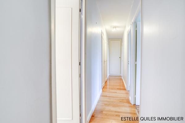Versailles (78000) VERSAILLES CLAGNY Appartement 5 pièces 3 chambres 108.68 m², balcon, parkings et cave
