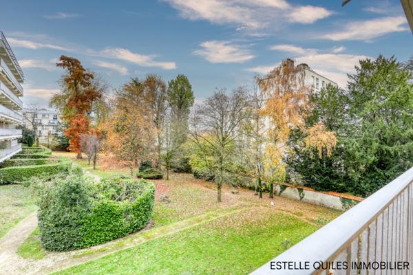 Versailles (78000) VERSAILLES CLAGNY Appartement 5 pièces 3 chambres 108.68 m², balcon, parkings et cave