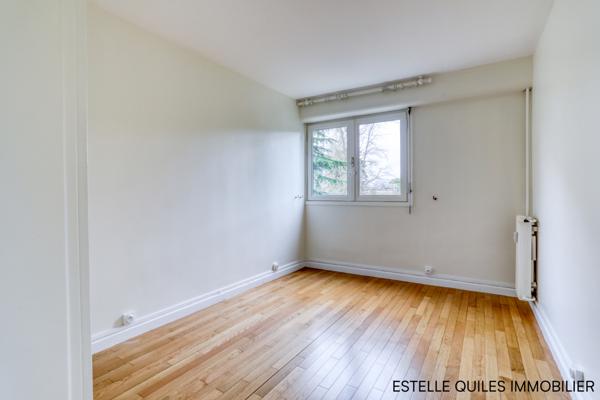 Versailles (78000) VERSAILLES CLAGNY Appartement 5 pièces 3 chambres 108.68 m², balcon, parkings et cave