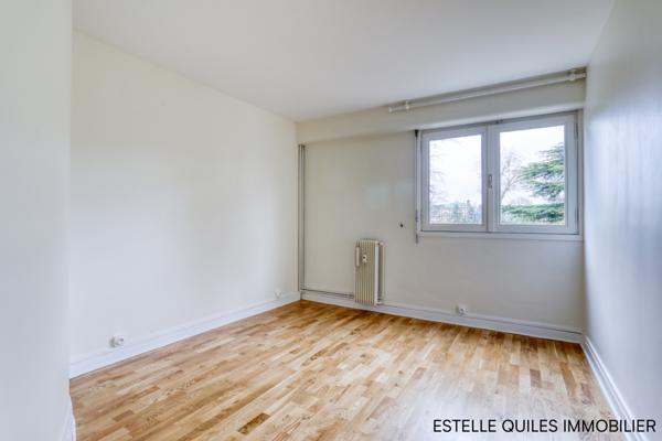Versailles (78000) VERSAILLES CLAGNY Appartement 5 pièces 3 chambres 108.68 m², balcon, parkings et cave