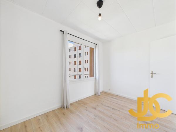 Appartement à TOULON (83000)