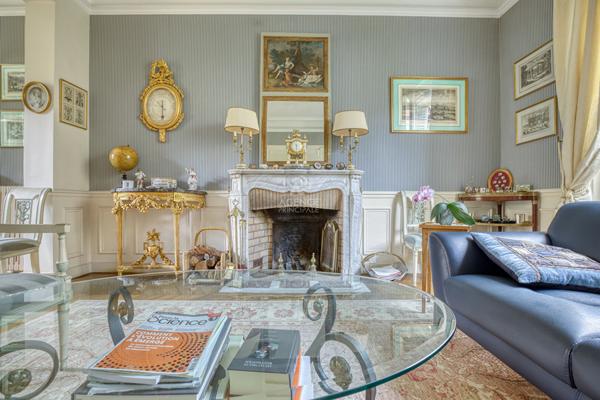 Versailles Montreuil Maison 10 pièces 260 m² au sol sur parcelle de 288 m² €1 980 000 ** - Référence 27195