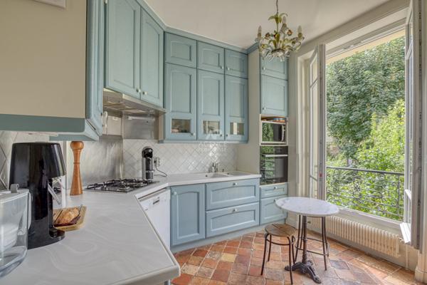 Versailles Montreuil Maison 10 pièces 260 m² au sol sur parcelle de 288 m² €1 980 000 ** - Référence 27195