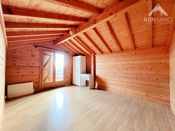 Thoiry (01710) Chalet 6 Pièces 220 m2