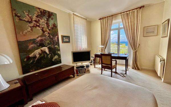 Appartement à vendre    5 pièces • 138 m2 Trébeurden