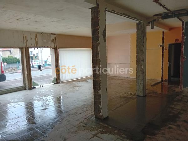 Location
                Local d'activité60,17 m² - ROYAT (63130)