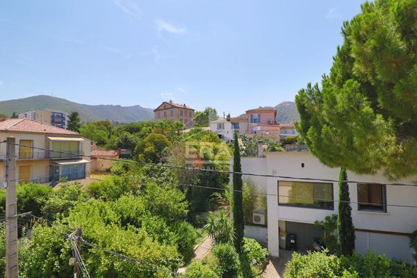 APPARTEMENT T2 - DERNIER ÉTAGE - TRAVERSANT - LUMINEUX - VUE DÉGAGÉE - TOIT-TERRASSE - AUCUNES CHARGES - FAIBLE TAXE FONCIÈRE - FORT POTENTIEL