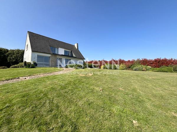 Maison traditionnelle à vendre à MOREAC 5 chambres avec 1 hectare de terrain