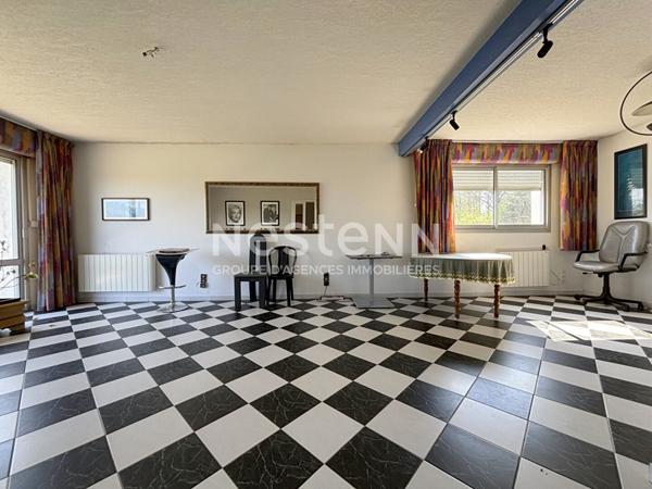 Maison traditionnelle à vendre à MOREAC 5 chambres avec 1 hectare de terrain