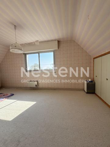 Maison traditionnelle à vendre à MOREAC 5 chambres avec 1 hectare de terrain