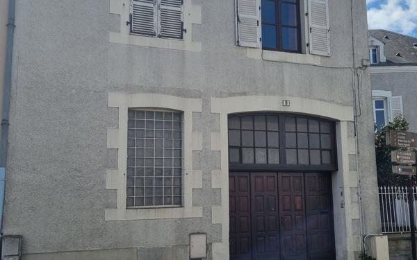 Maison à vendre    8 pièces • 218,39 m2 Saint-Yrieix-la-Perche