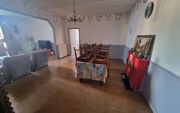 Maison à vendre    8 pièces • 218,39 m2 Saint-Yrieix-la-Perche