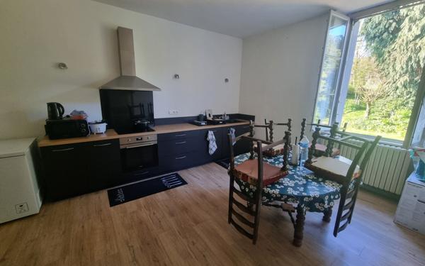 Maison à vendre    8 pièces • 218,39 m2 Saint-Yrieix-la-Perche