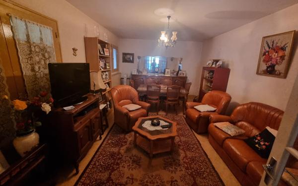 Maison à vendre    8 pièces • 218,39 m2 Saint-Yrieix-la-Perche