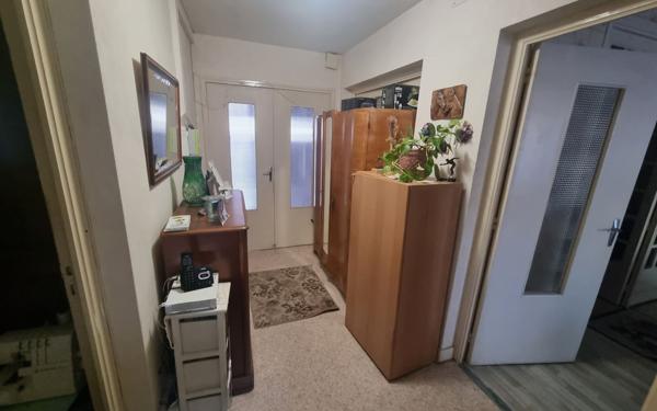 Maison à vendre    8 pièces • 218,39 m2 Saint-Yrieix-la-Perche