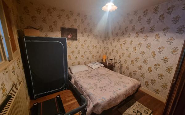 Maison à vendre    8 pièces • 218,39 m2 Saint-Yrieix-la-Perche