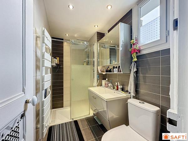 Jolie maison de village proche commerces