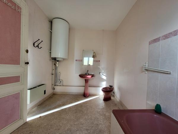 Immeuble à vendre |  Jonzac |  250 m²