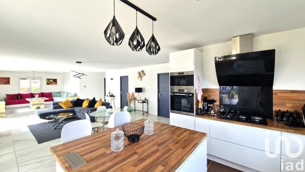 Maison à vendre 5 pièces 125 m² Saint-Seurin-sur-l'Isle