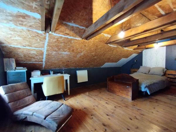 Maison mitoyenne de 141M², ancien moulin avec terrain