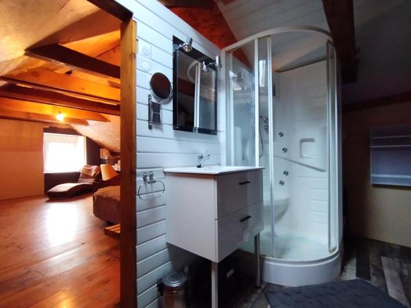 Maison mitoyenne de 141M², ancien moulin avec terrain