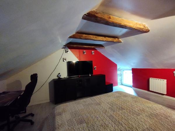 Maison mitoyenne de 141M², ancien moulin avec terrain