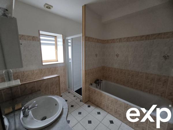 Charmante maison à Genouillac (Terre de Haute-Charente)**