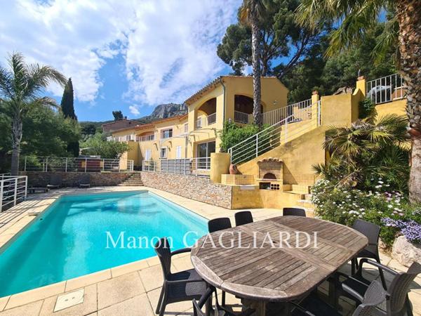 TOULON- VILLA T9- 285m² AVEC PISCINE- VUE PANORAMIQUE SUR LA RADE DE TOULON
